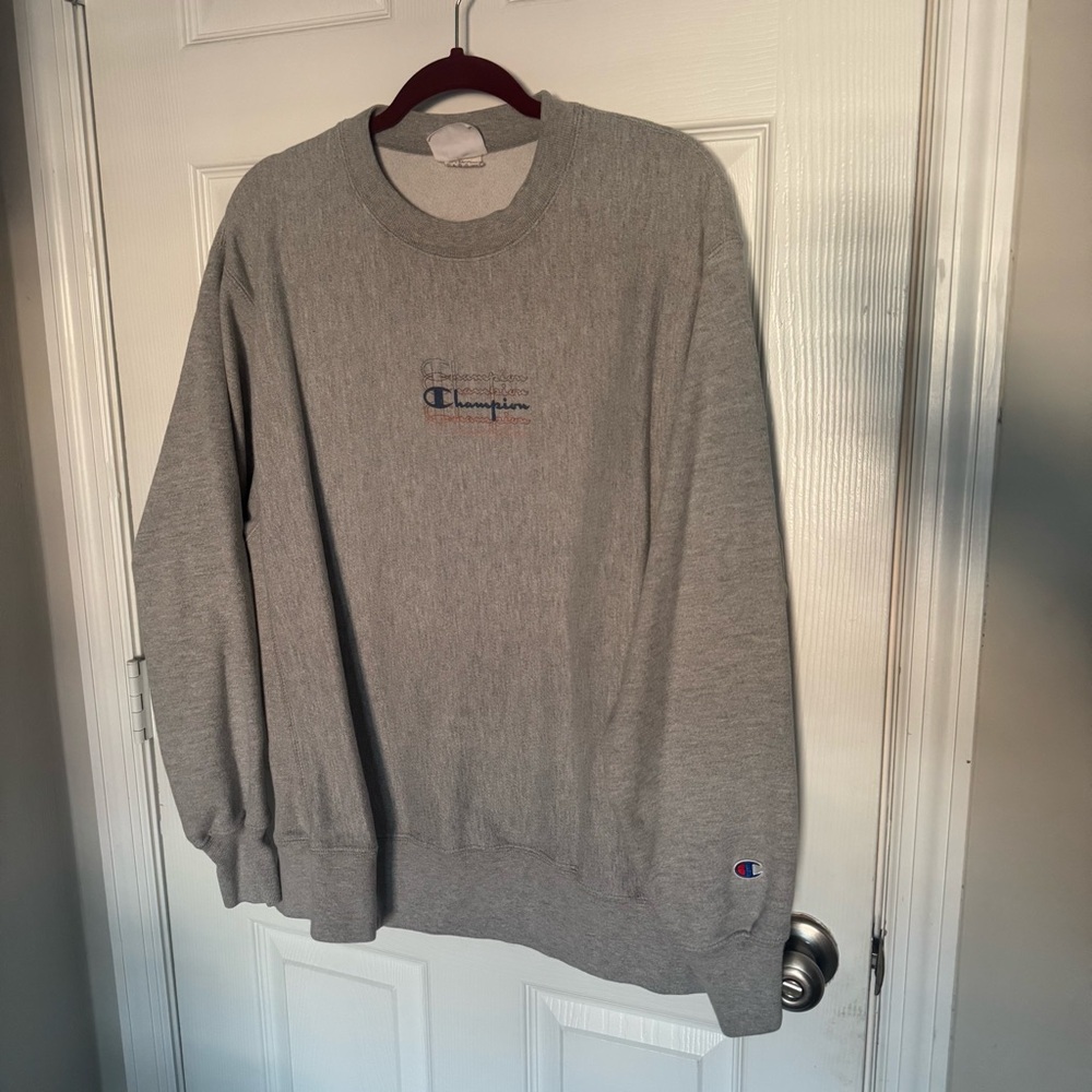 Vintage Champion Men's Light Gray Crewneck Sweater
